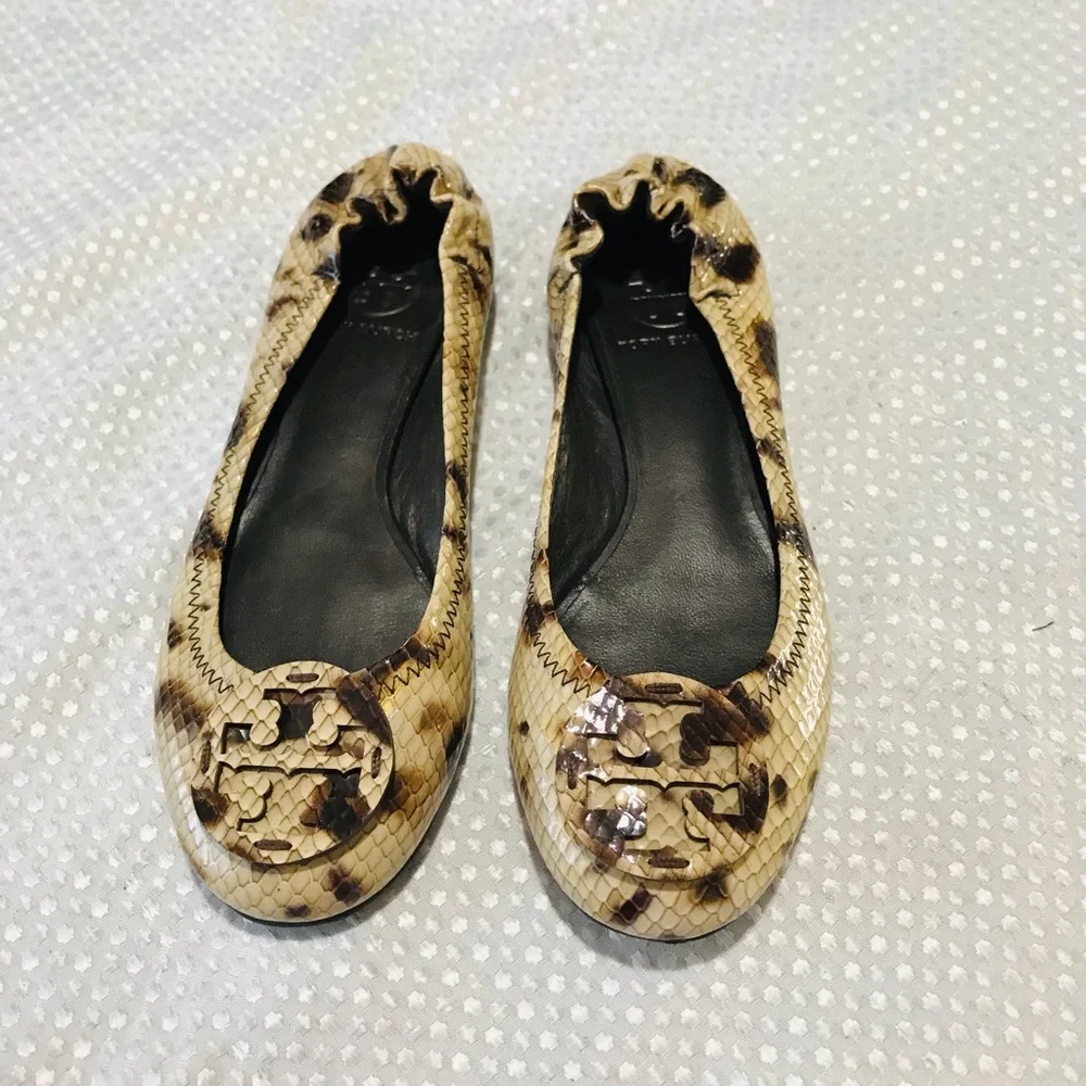 Tory Burch leopard patent‎ leather flats